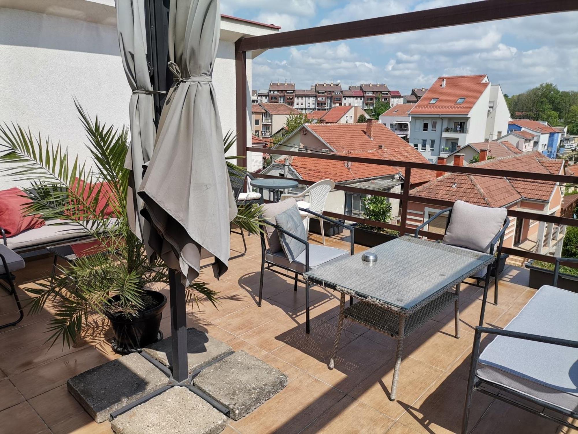 Ferienwohnung Crystal Kragujevac Exterior foto